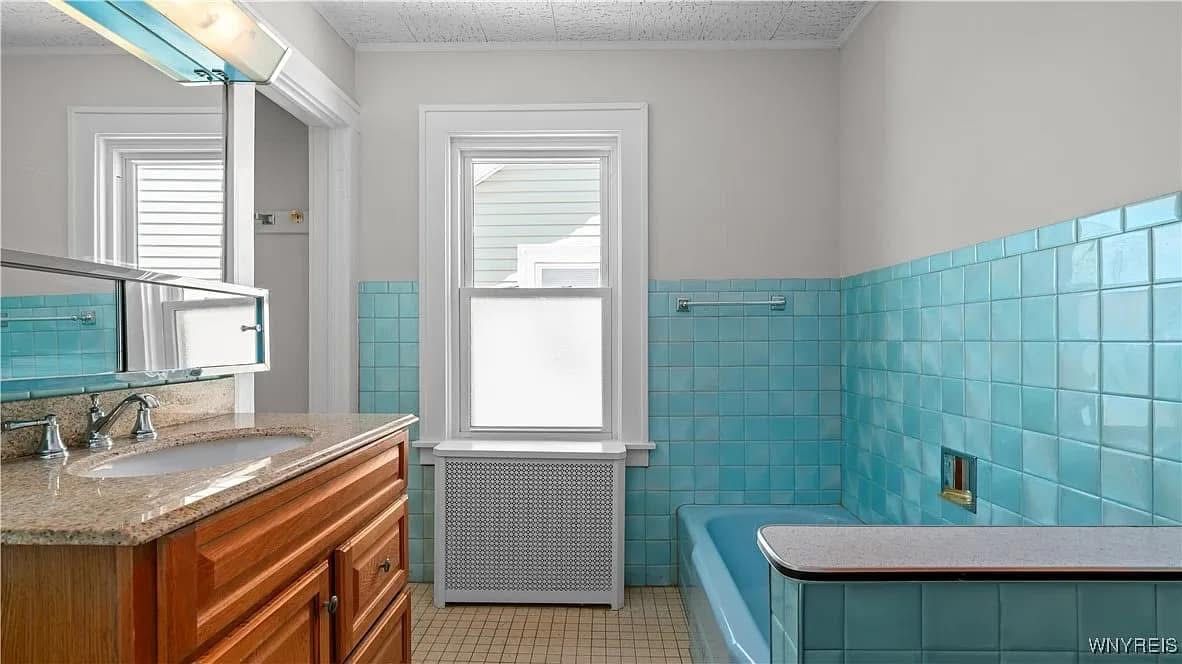 Sparkling bathroom cleaned from top to bottom